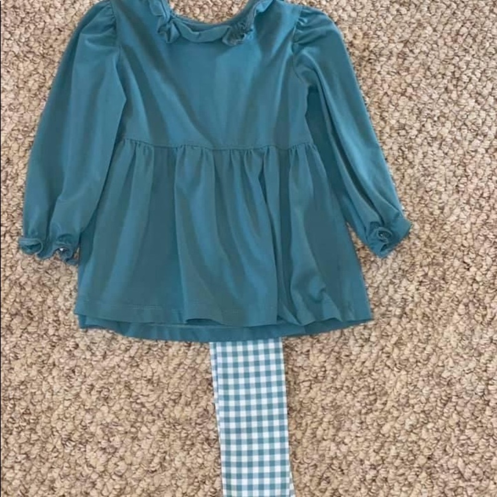 Shrimp and grits teal top with bow